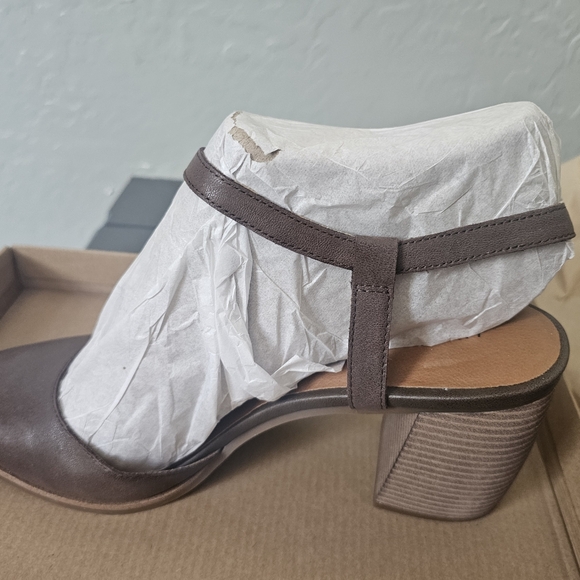 New in Box, Lucky Brand, Size 11, Brown/Carafe LK-Xarissa sandals/heels - Picture 2 of 6